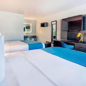 2* Hotel 6 Louisville, Ky- Airport/ Fair Expo