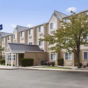 2* Hotel Microtel By Wyndham East